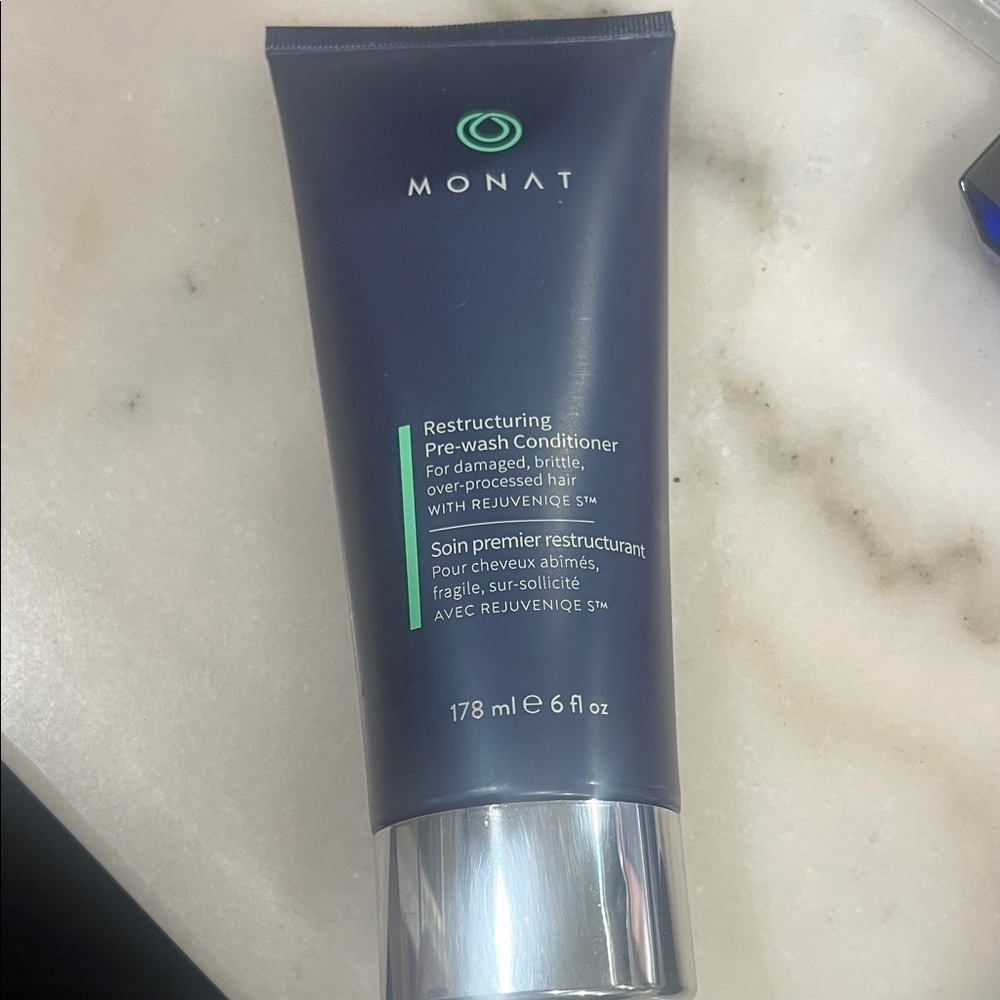 MONAT Restructuring Pre-wash Conditioner - Picture 2 of 5